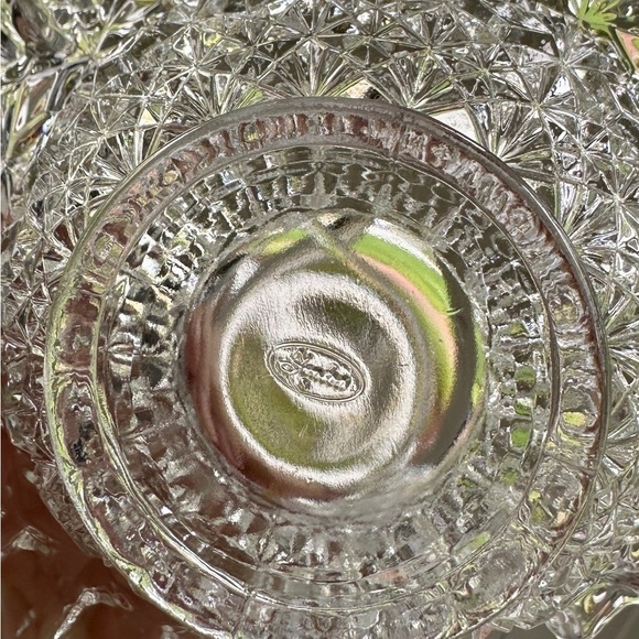 FENTON, ANTIQUE, CLEAR GLASS BASKET WITH FLUTED RIM. NO CHIPS OR CRACKS. - Picture 9 of 9